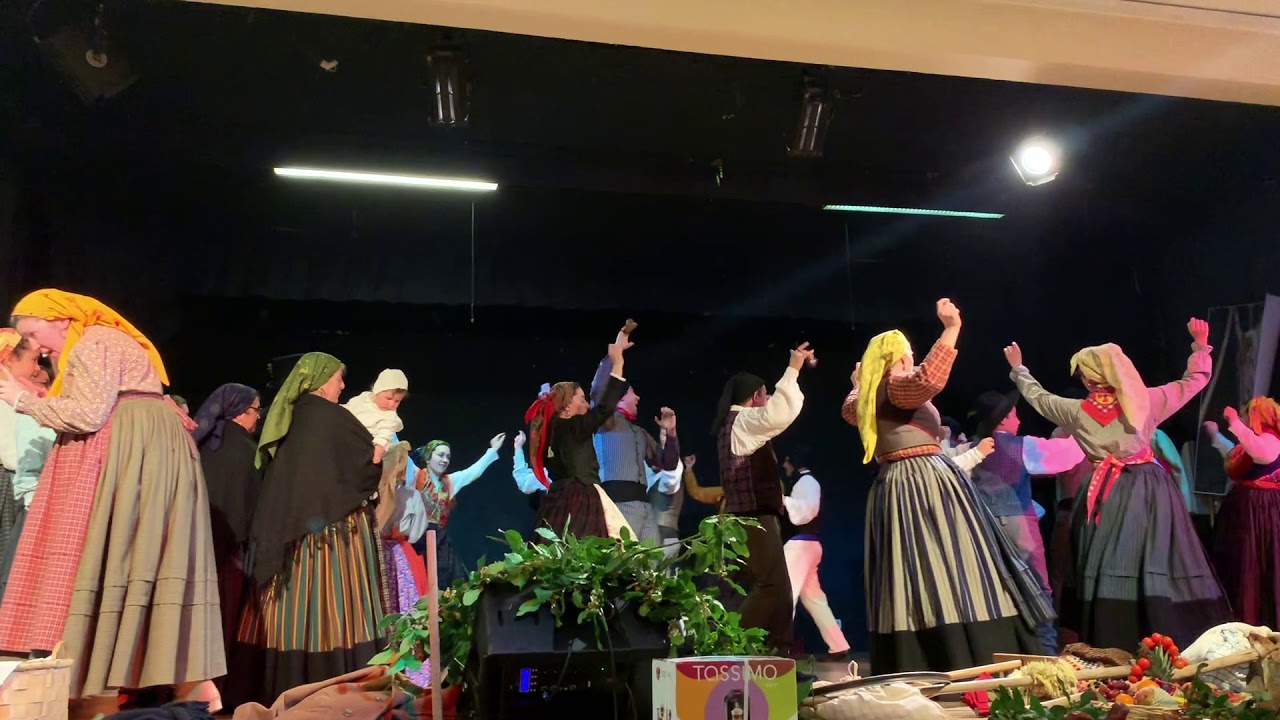 Grupo Etnográfico Povo da Nóbrega em Créteil - Desafio, Cana Verde & Resineiro
