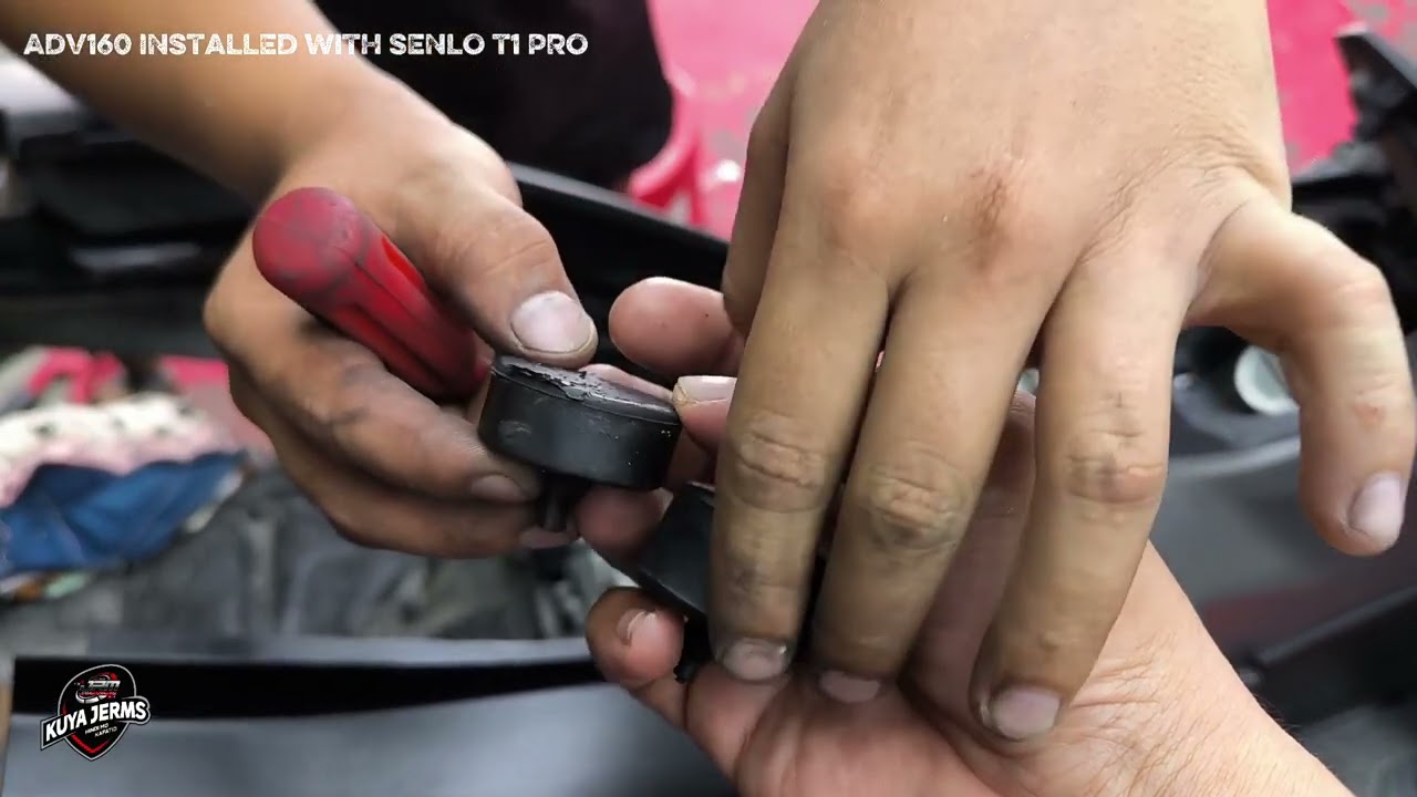 ADV160 INSTALLED WITH SENLO T1 PRO WITH HARNESS BLINKER AND STROBE LIGHT
