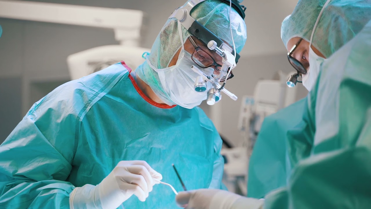 Nasenverkleinerung und NATÜRLICHE Kinnvergrößerung in einem Eingriff? | Dr. Stergiou