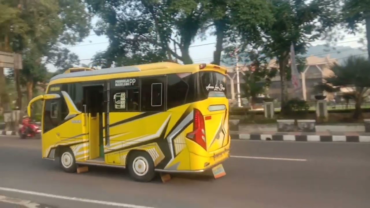 Nyodrek bus engkel di depan pemkot mgl @wawanhasna official