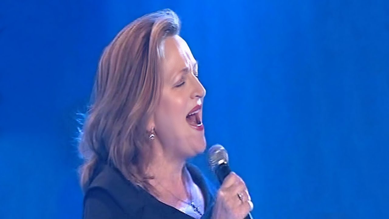 BARBARA DICKSON - CARAVAN SONG (aka CARAVANS) By Mike Batt - Live in Concert