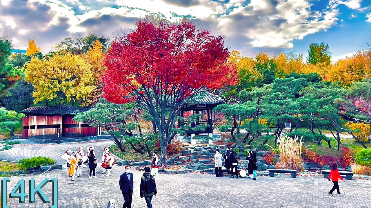 [4K SEOUL] Deepening autumn of Namsangol Hanok Village | 남산골 한옥마을의 깊어가는 가을 (Binaural Sounds)