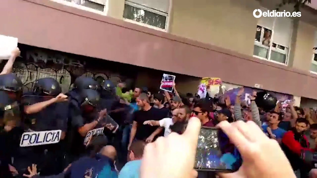 Enfrentamientos entre Polic&iacute;a y manifestantes en Barcelona
