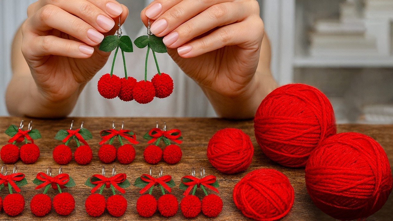 DIY pompom cherry keychain 🍒