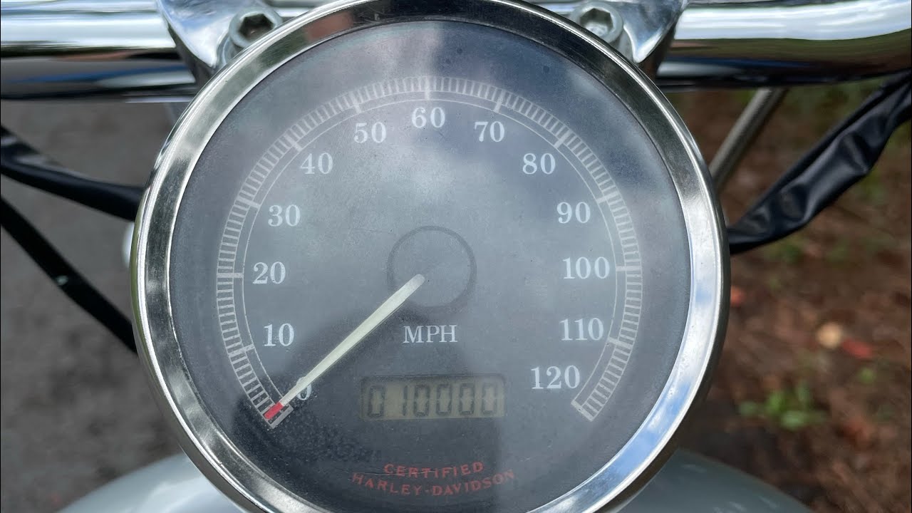 Сборка Harley Sportster: снятие спидометра/одометра