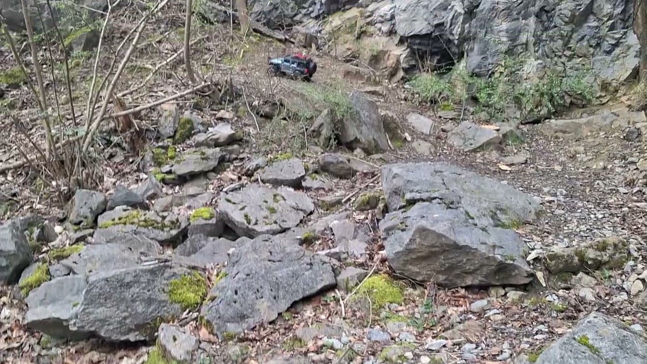 DF-4S Pro Crawler Warstein