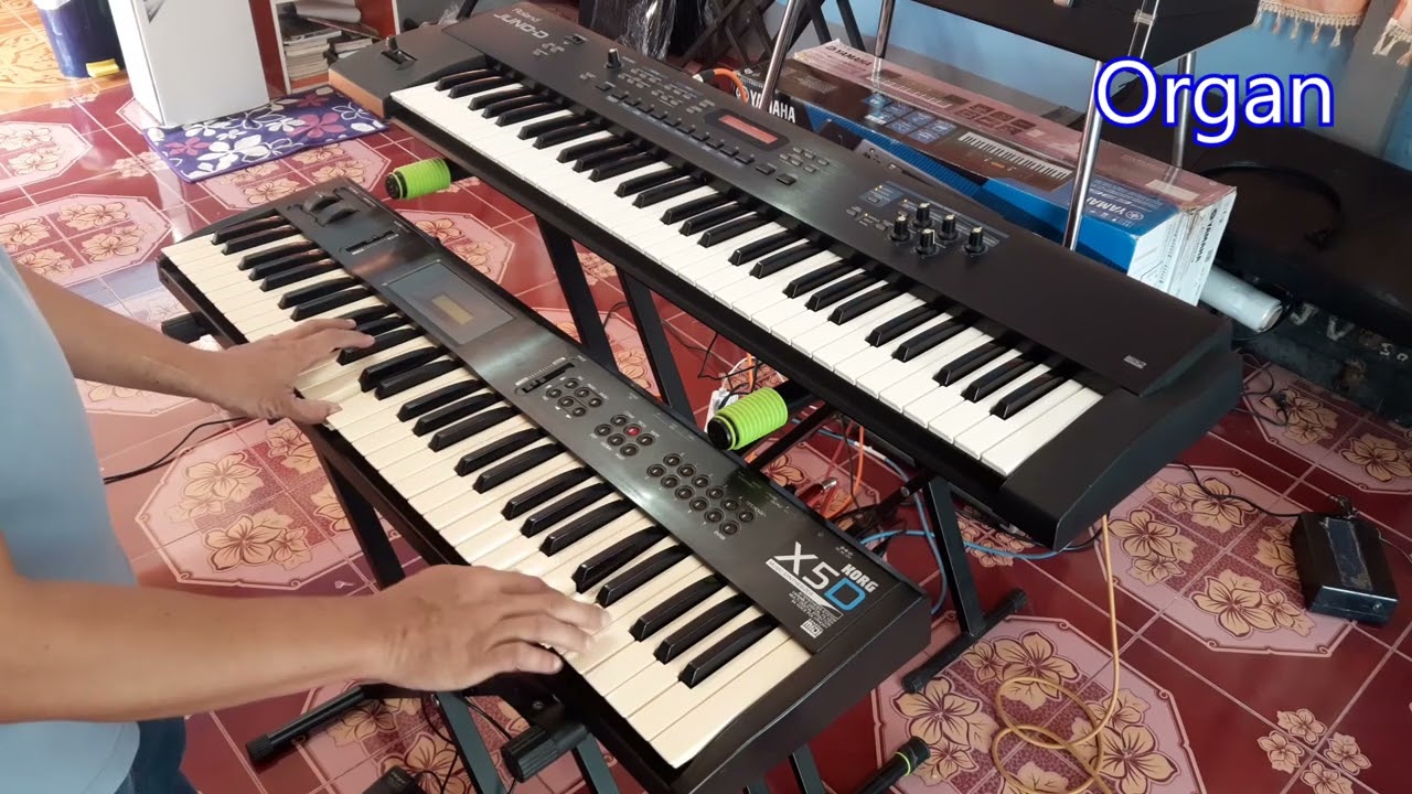 KORG X5D vs. Roland Juno-D