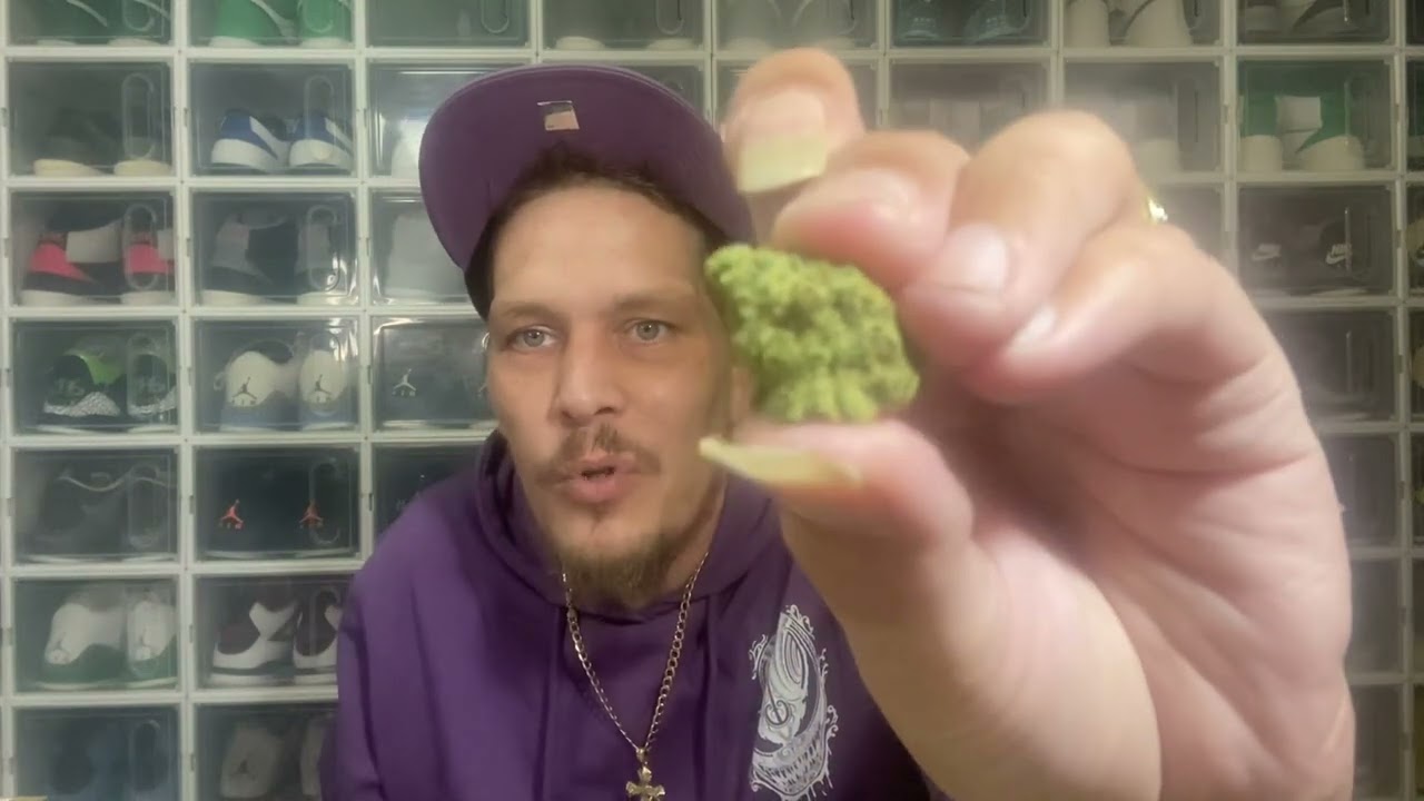 Tropical Runtz 🌲🔥‼️ Fire Strain Review, Rating & Info