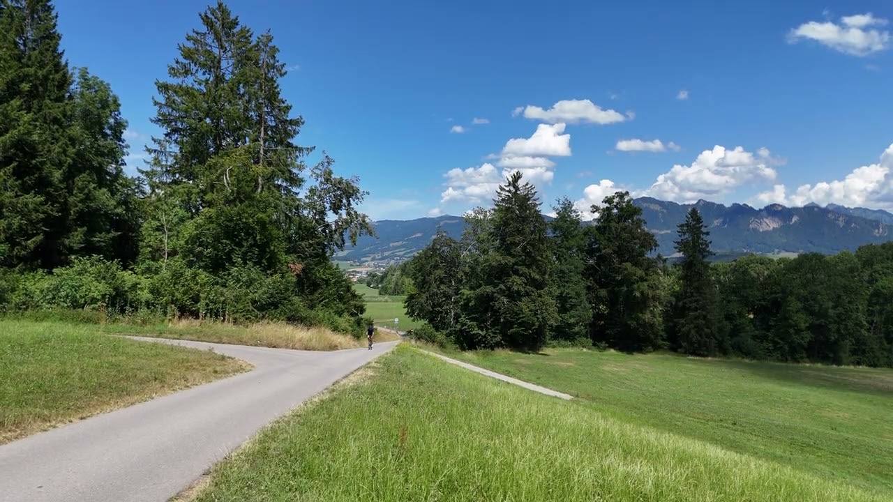 Cyclo dans une montée #gruyères #vacances #drôme #séjour