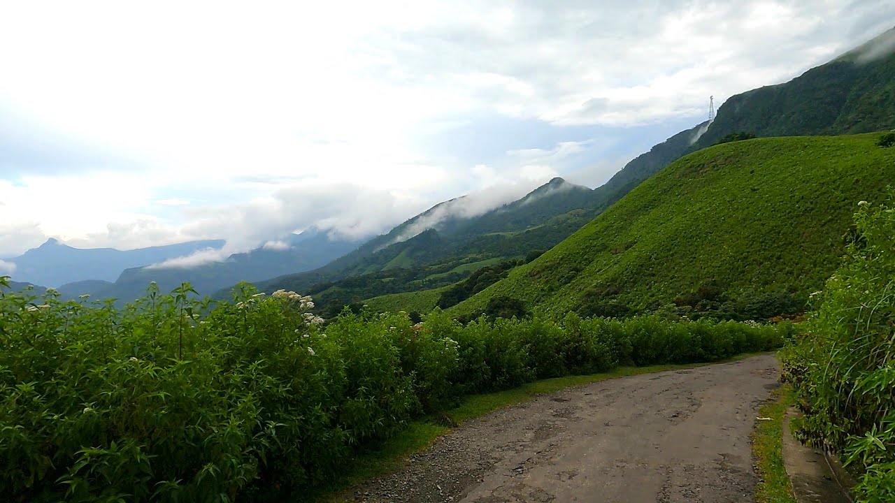 Driving through Rattota - Illukkumbura Road via Riverston | Matale , Sri Lanka