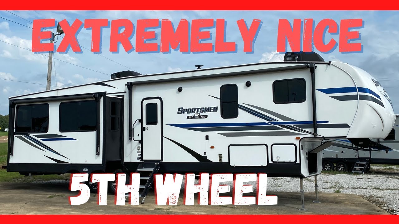 Extremely nice 5th wheel with a bunk room! Where you can invite more people! Camper Tours