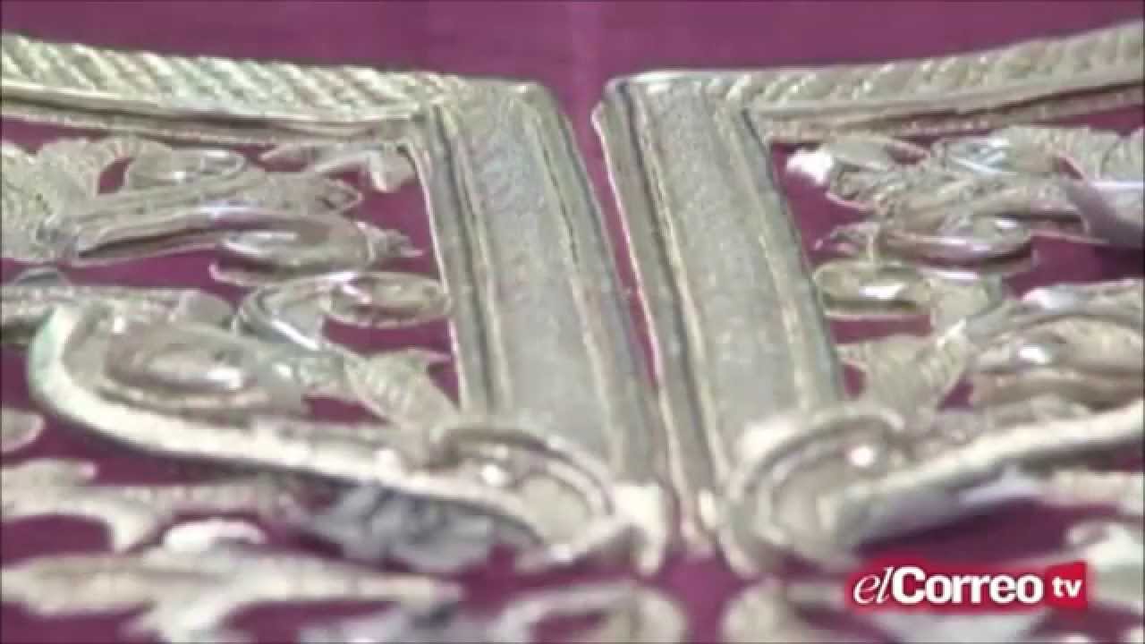 Túnica Malva y Plata del Señor de la Sentencia en El Correo TV