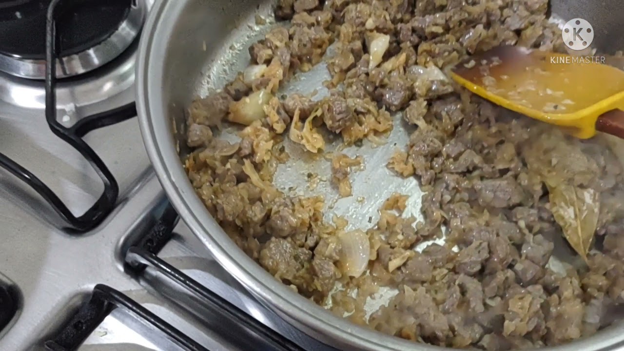 Risoto de arroz comum, com carne e legumes.