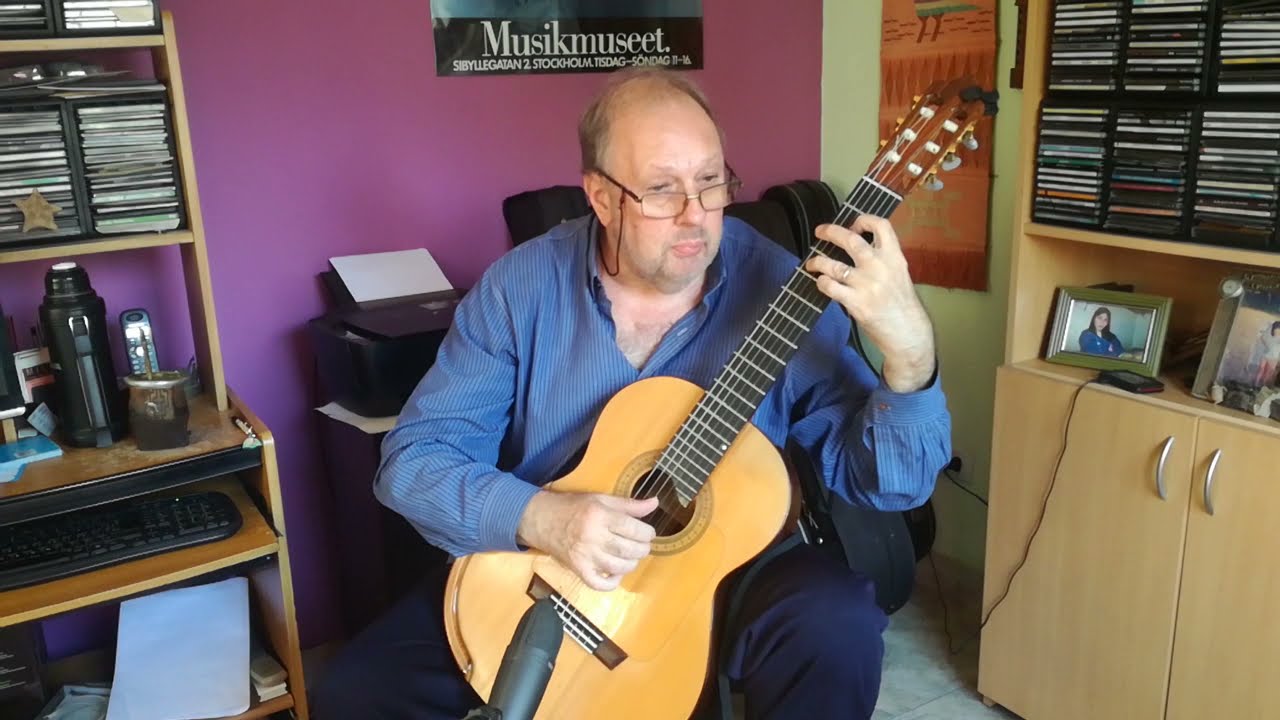 ENRIQUE BOCACCIO Guitarra - MÁXIMO DIEGO PUJOL:  Lejos de casa