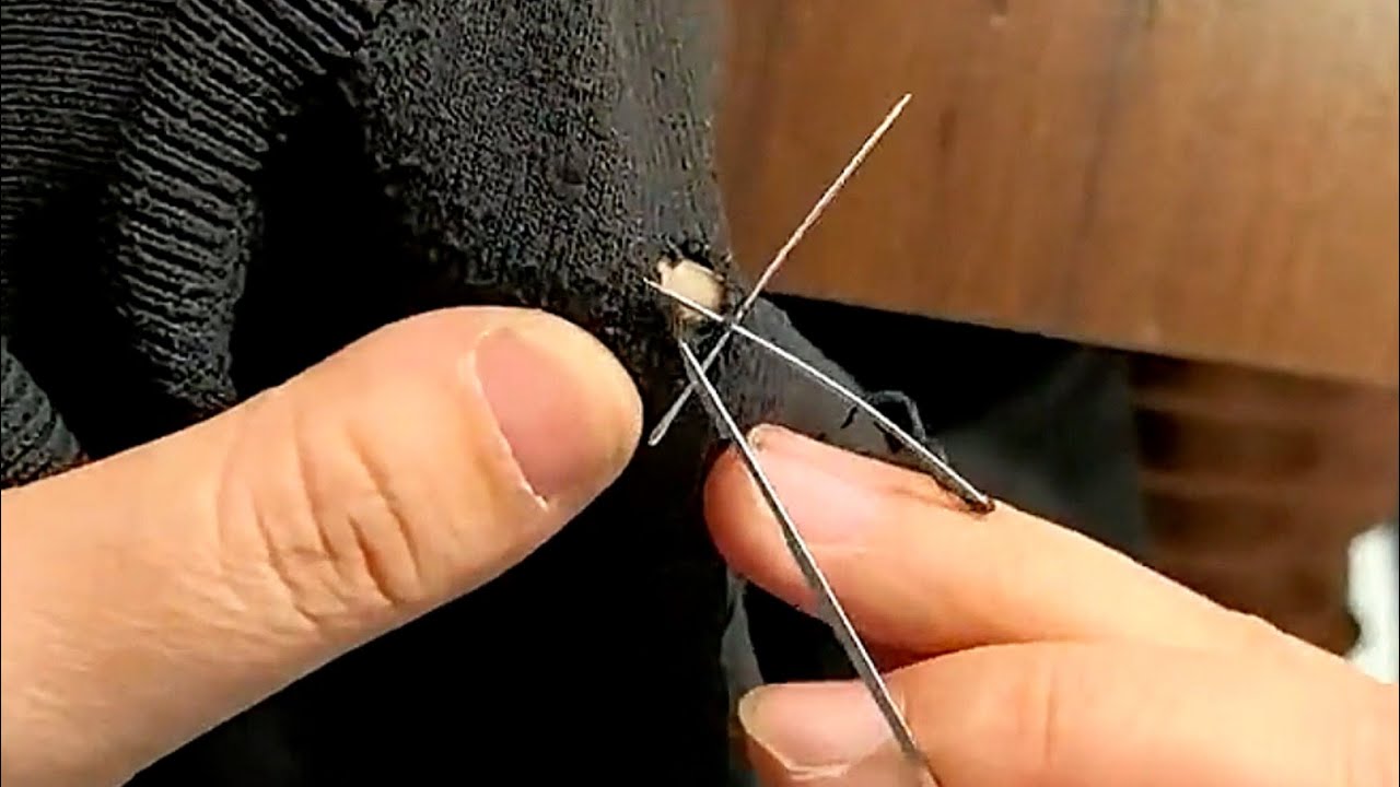 How to Invisibly Repair a Hole in a Knit Sweater 