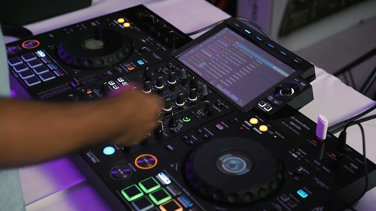 Tutorial on the XDJ-RX3 with DJ David Jay our brand Ambassador 🔥