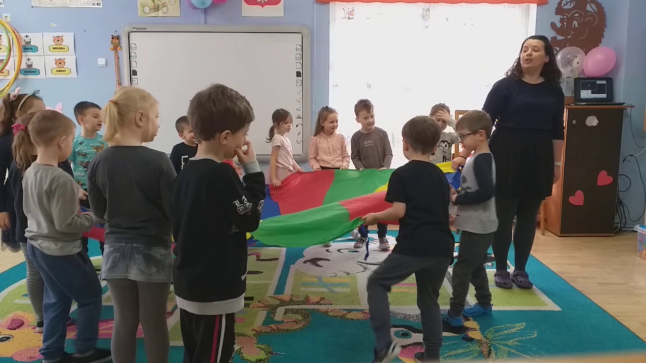 Zabawy chustą animacyjną 