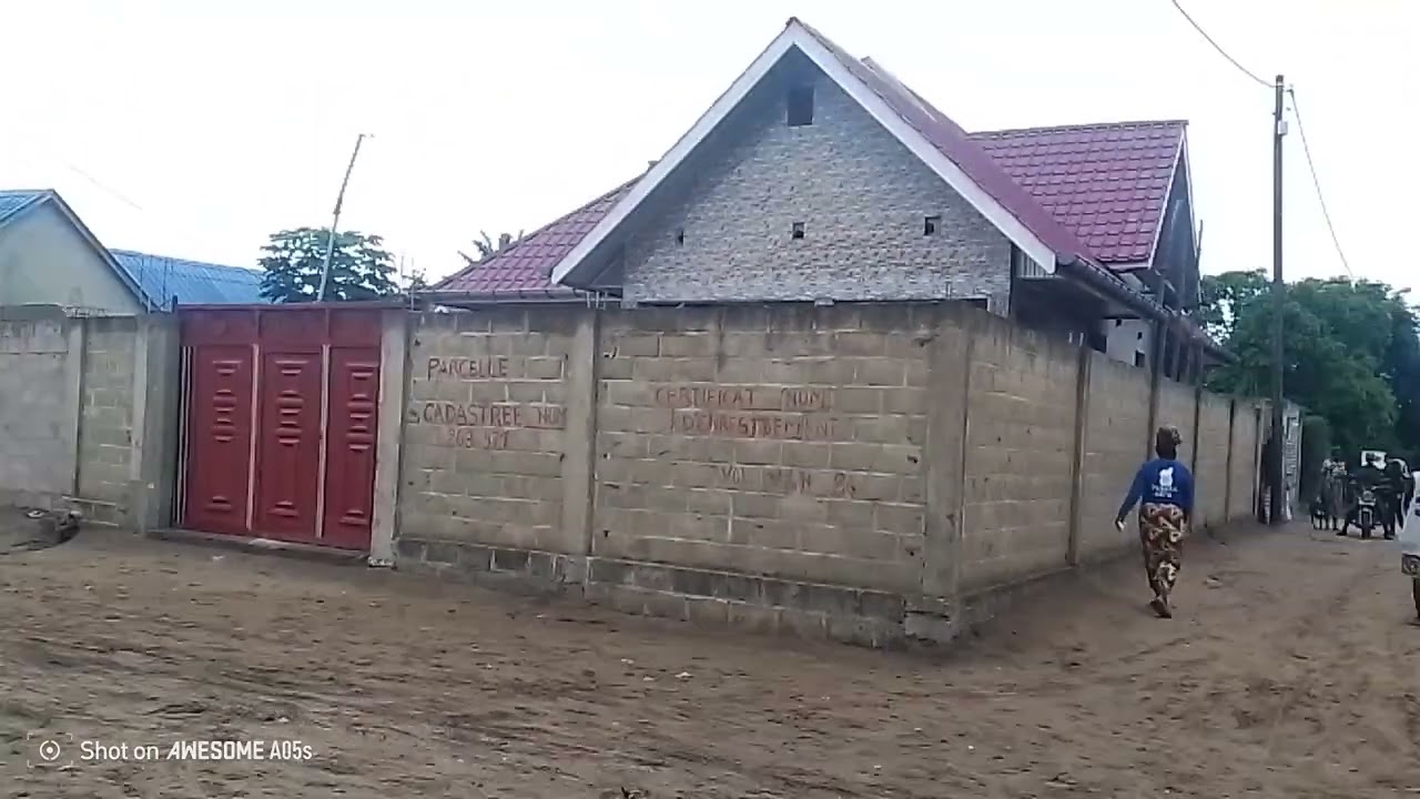 Parcelle avendre C/n'sele arrêt terre jaune 10/22 prix 30.000$ adiscute+243812945006