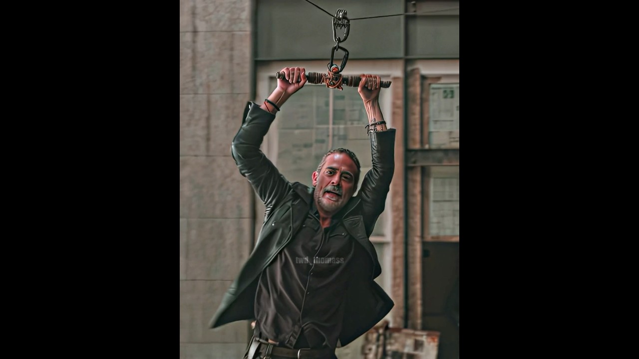 Negan and Maggie Use a Zipline😳 / Dead City #shorts
