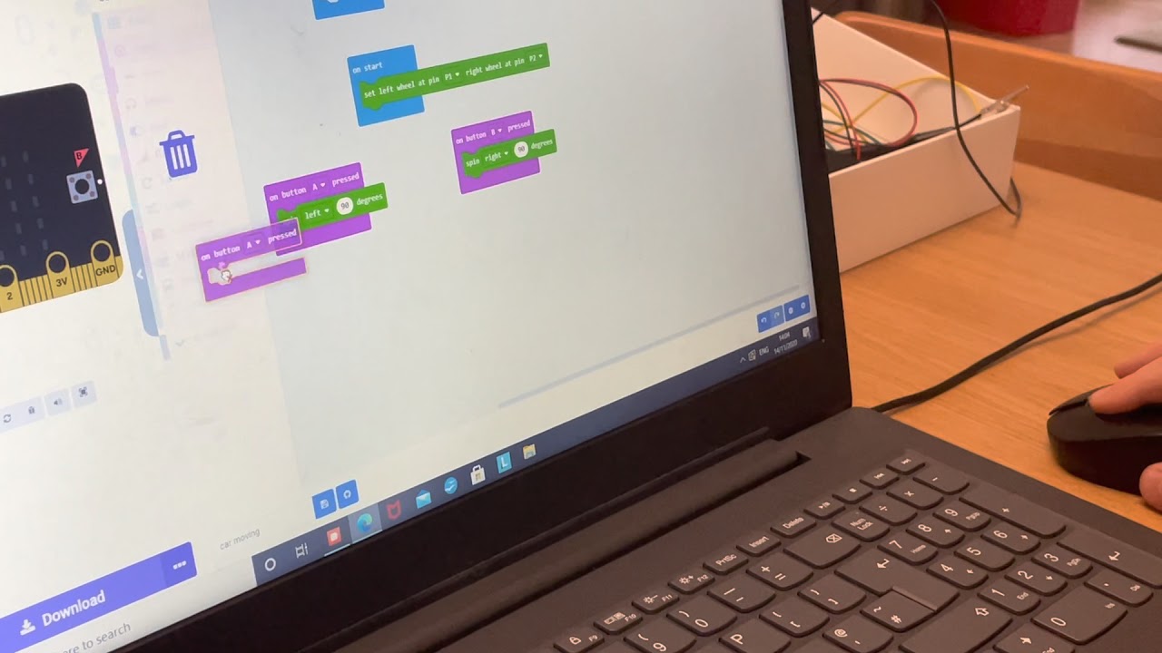 Microbit programming of a ringbit car