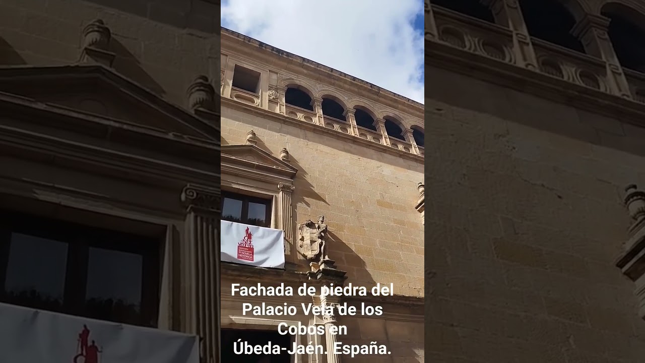 FACHADA DE PIEDRA DEL PALACIO VELA DE LOS COBOS EN ÚBEDA-JAÉN. España.