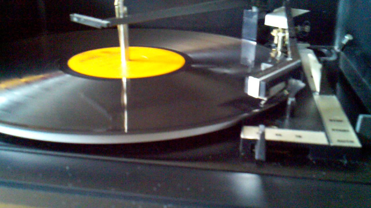 1975 Zenith Wedge AM/FM 8 track record player.