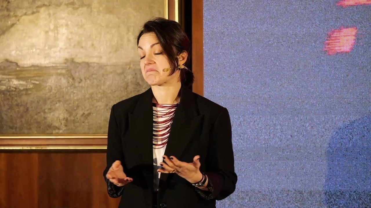 Perché ho smesso di correre: la lezione di vita di una camionista | Laura Broglio | TEDxVasto