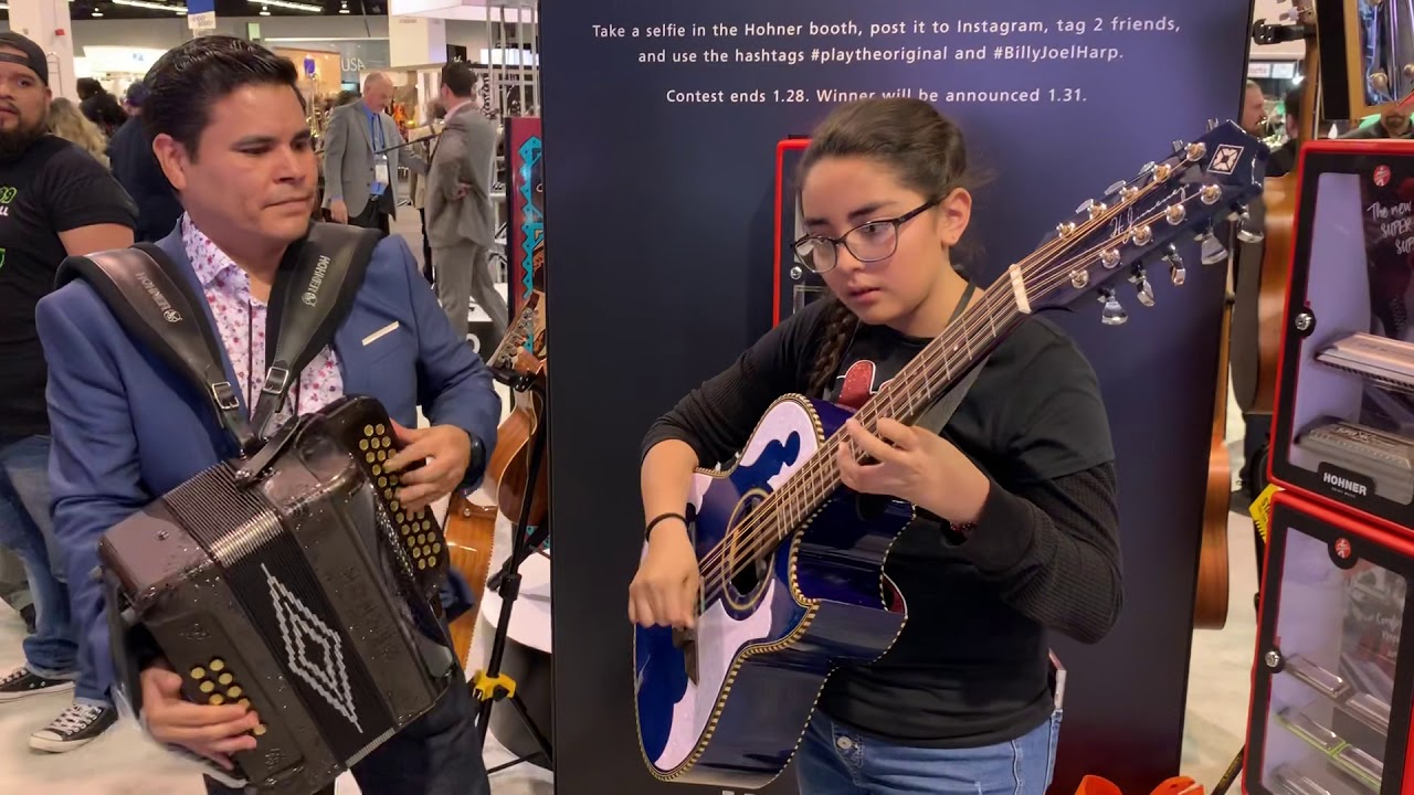 zurdo de los tucanes y evelyn osuna en el namm show 2018