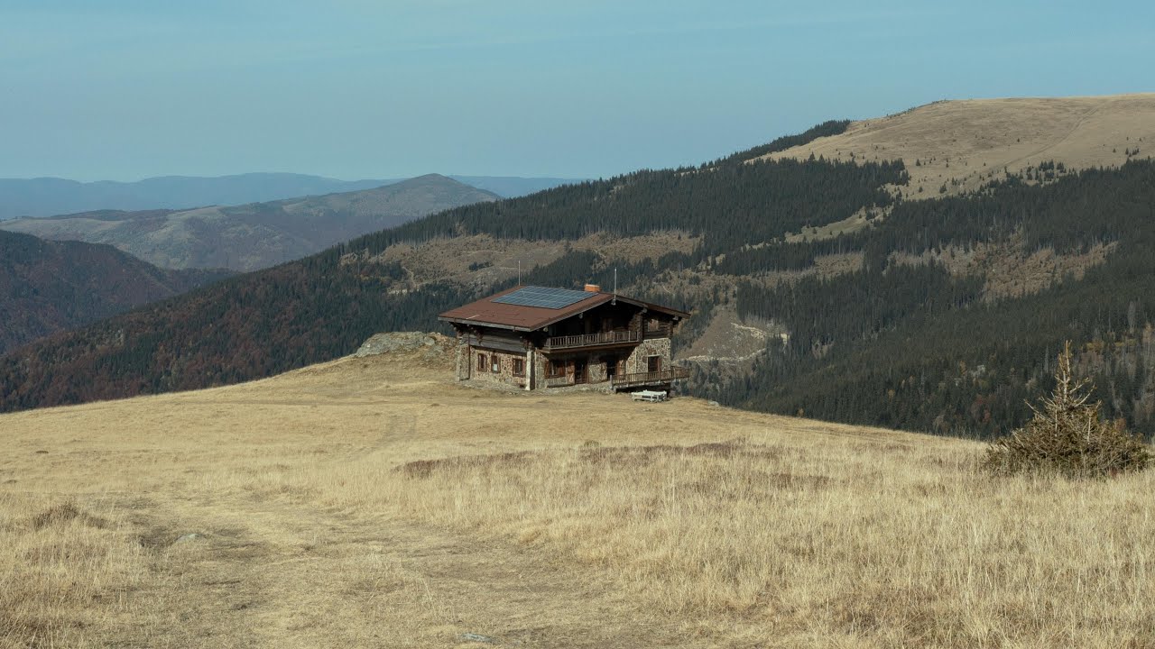 Cabana lui Romeo Dunca, off road si overlanding pe muntele Nedeia
