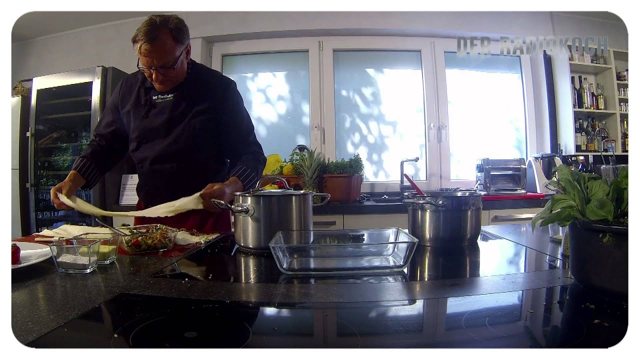 Klare Tomatenbr&uuml;he mit mediterranen Gem&uuml;seravioli