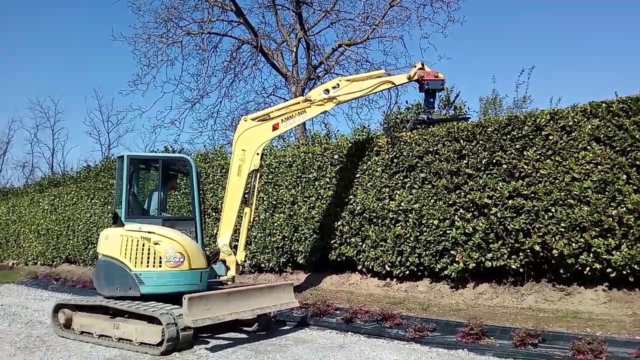 Tagliarami BT52 @GhediniAttachments  su #escavatore   #yanmar   Vio 55
