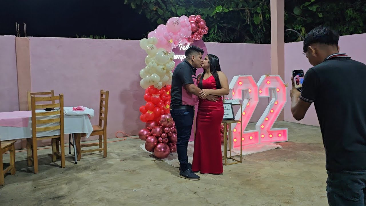 EDY y DAYSI Con Mucho Amor, Empiezan a Tomarse Fotos- Todas Fuerón Besandose😘 Mirén como fueron?😱