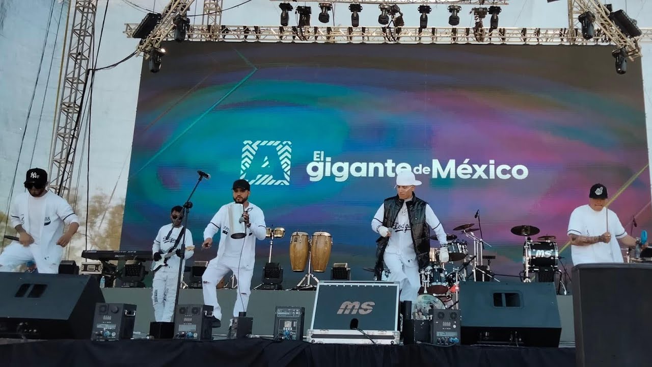 El Grupo Sensacion Los Diem - INTRO Chicungunya (En Vivo Desde El Parque Rodolfo Landeros)