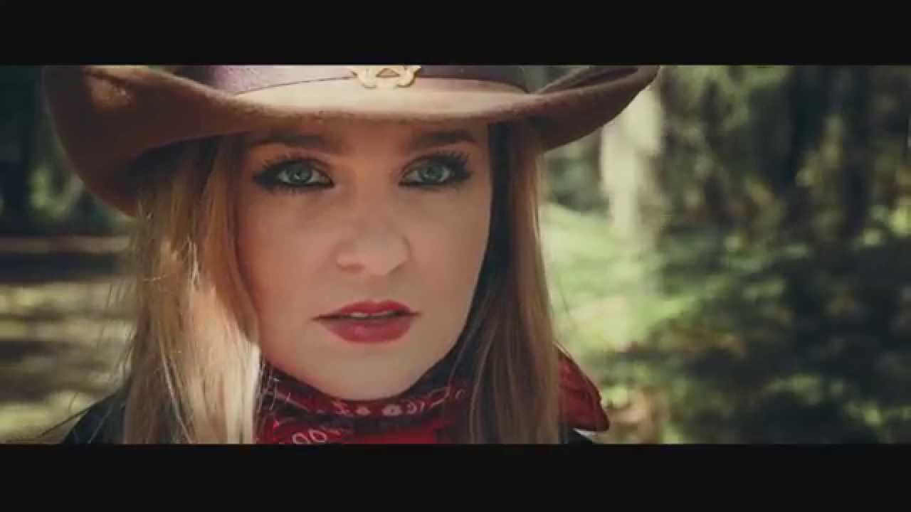 Bel and the Loonatics ''You Say'' (Belén Arjona) Official Video