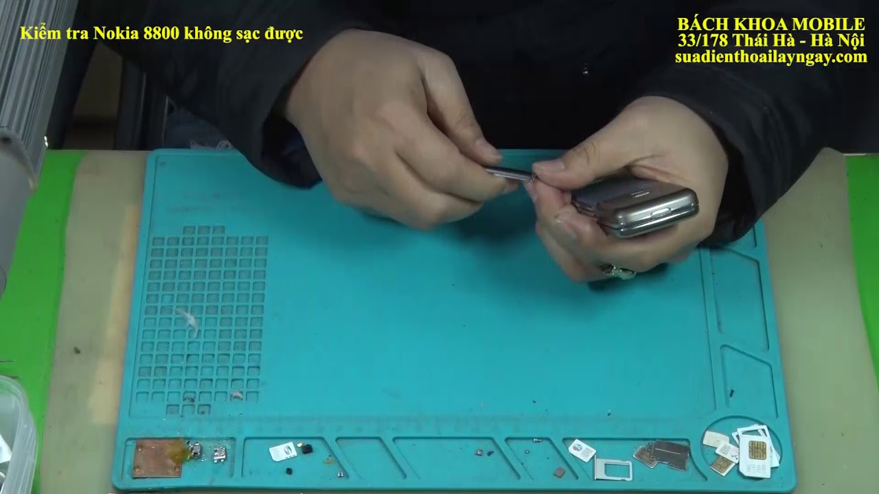 Kiểm tra Nokia 8800 không sạc được | Trung tâm Bách Khoa Mobile