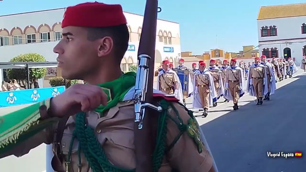 Así Desfilan los Regulares de Ceuta Ante su Nuevo Comandante General.