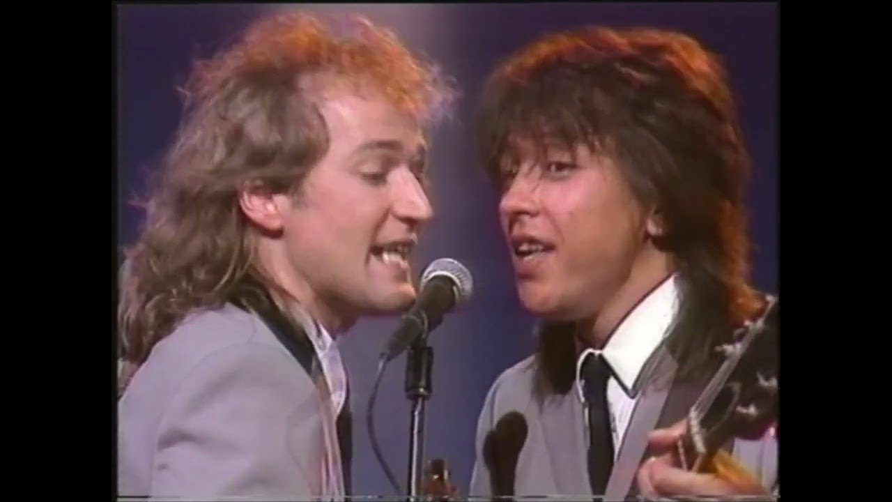 The Clarks - She loves you