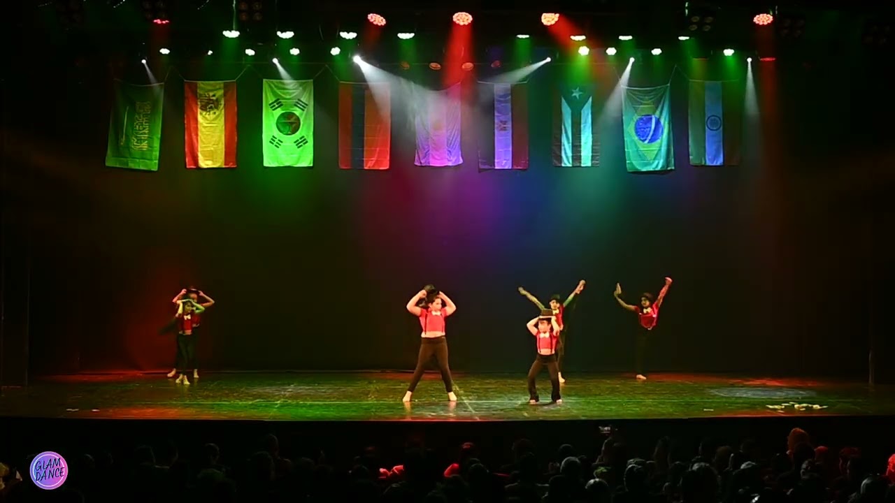 GALA DE ALUMNAS 2025. WANDERLUST.  JAZZ TEENS