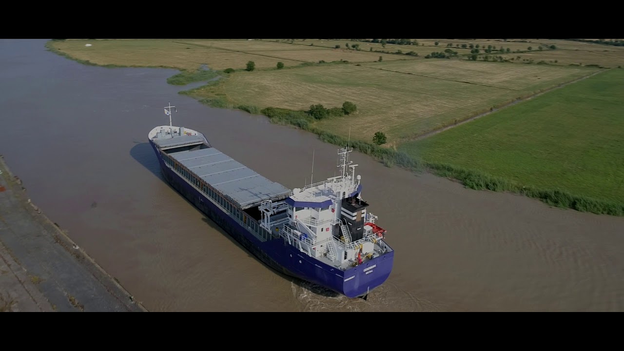 Cargo de l' estuaire à Tonnay Charente