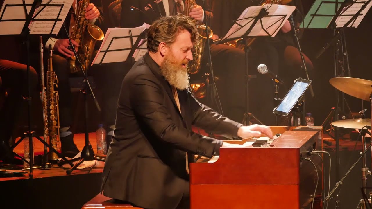 Tiger Groove | Peter Beets & the New Jazz Orchestra ft. Sven Figee