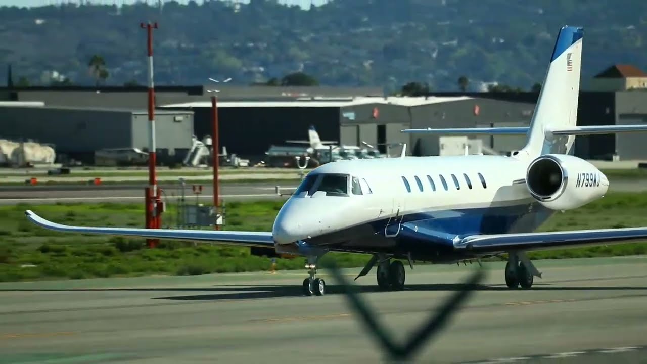 LIVE VAN NUYS AIRPORT PLANESPOTTING | Plane Action on Runway 16R