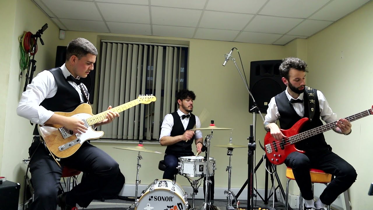 The 3 Busketeers Live Sessions: Counting Stars (One Republic)