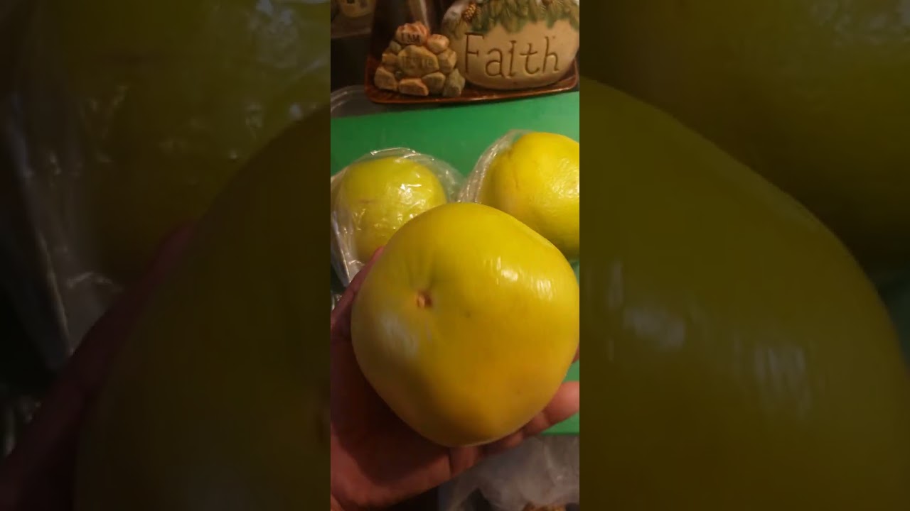 Melogold is a Sweet, Low-acid Citrus Hybrid of Pummelo and Grapefruit Part 2 ( 3/$5)