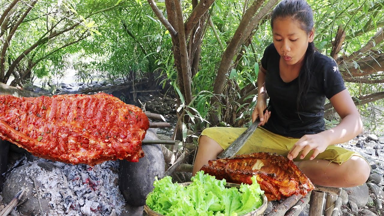 Survival cooking in the rainforest: Pork ribs Salad Grilled Spicy with Cucumber for Lunch ideas