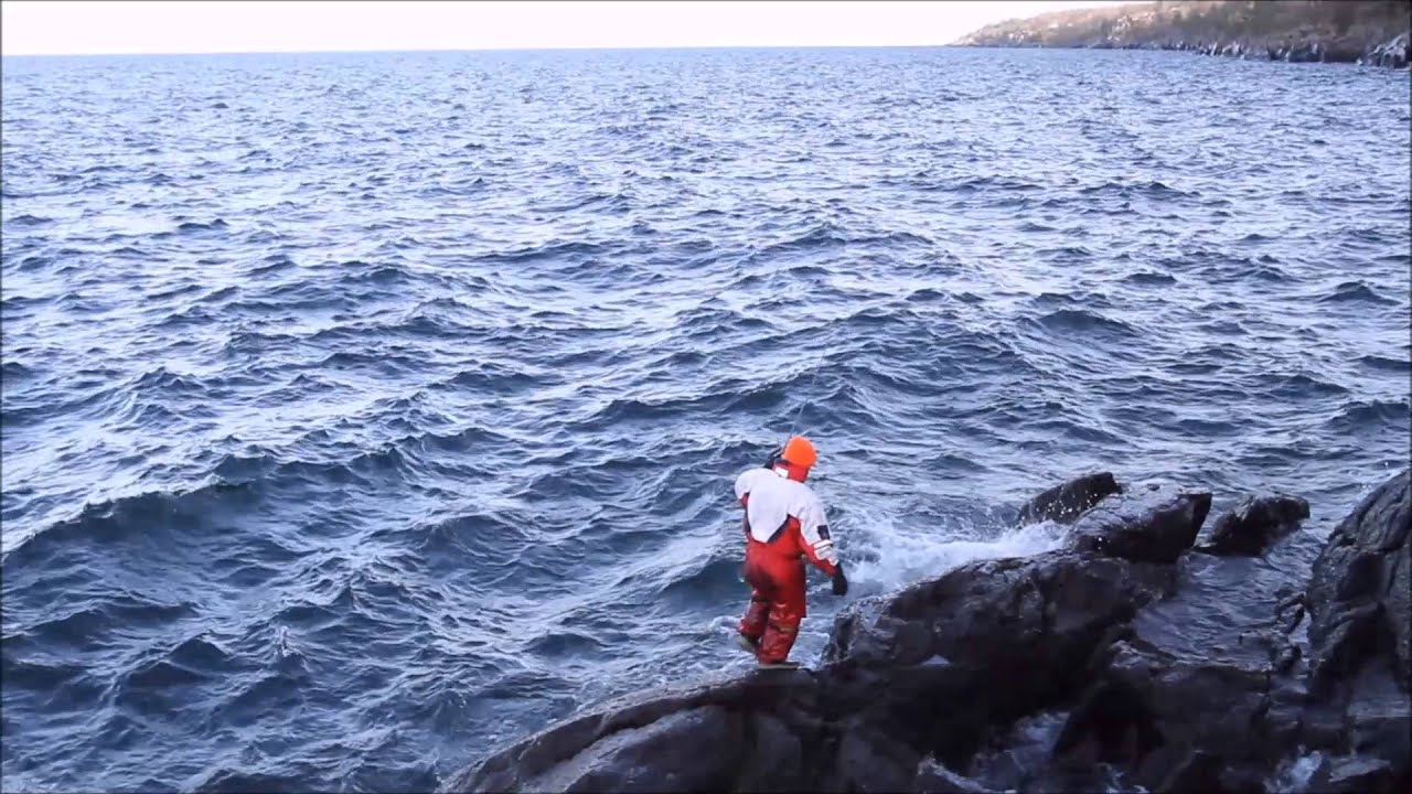 Vinterfiske efter lax i Vättern.