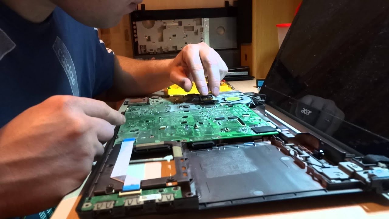 Разбираем ноутбук Acer Aspire 5820TG