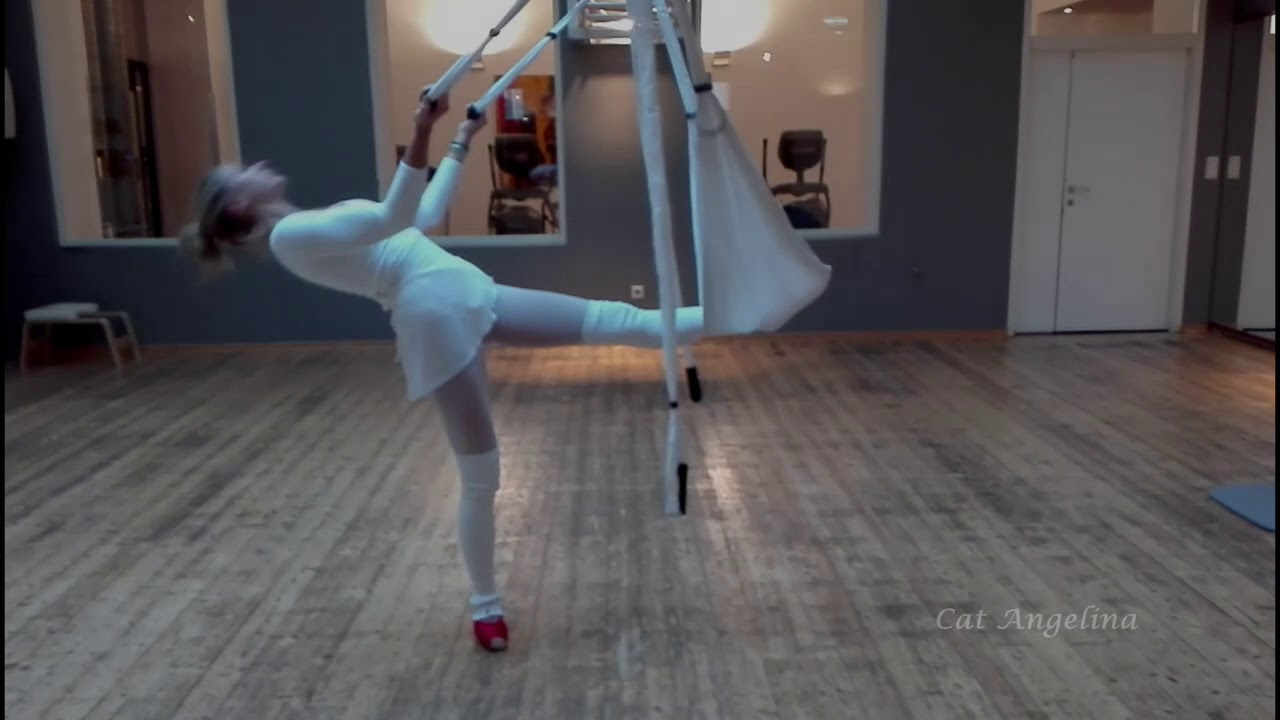 Stark Body Flying Danza by Antonella Faleschini.