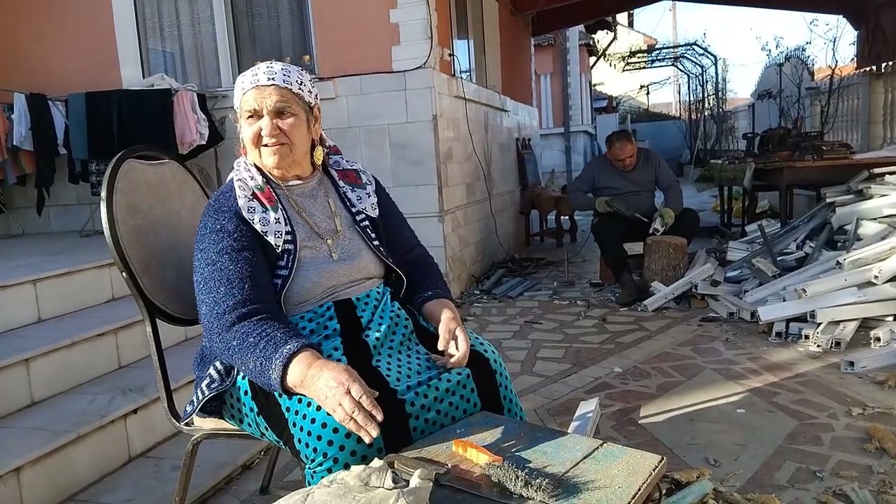 BUNICUTA:  FACE TREABĂ CU NURORILE ! 