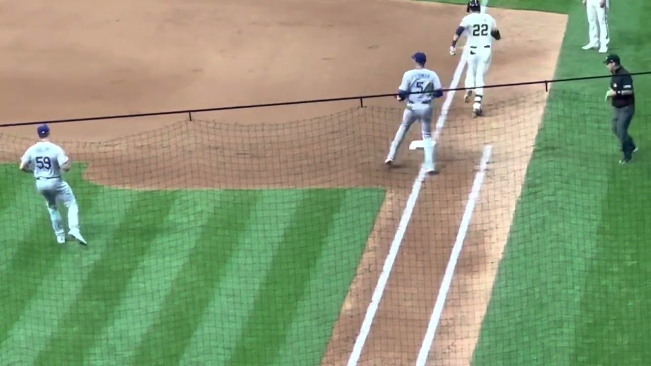 Evan Phillips kicksave. Dodgers v. Brewers. August 15, 2022.