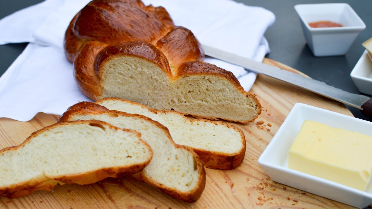 Zopf (Swiss Braided Bread)